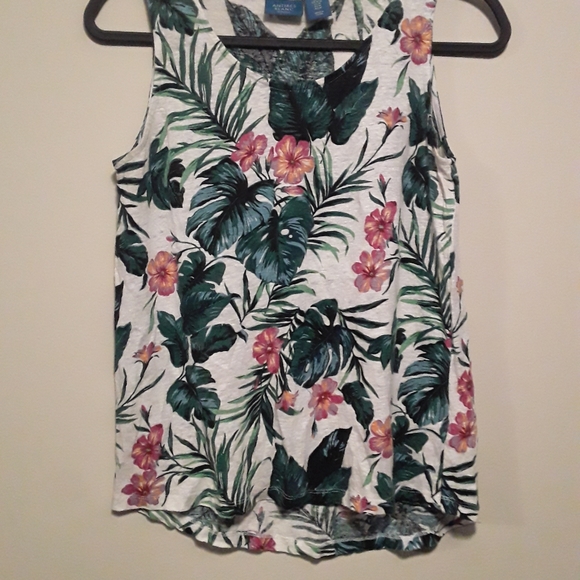 Antibes Blanc Women's Floral Muscle Tee/Tank Top - Picture 3 of 12